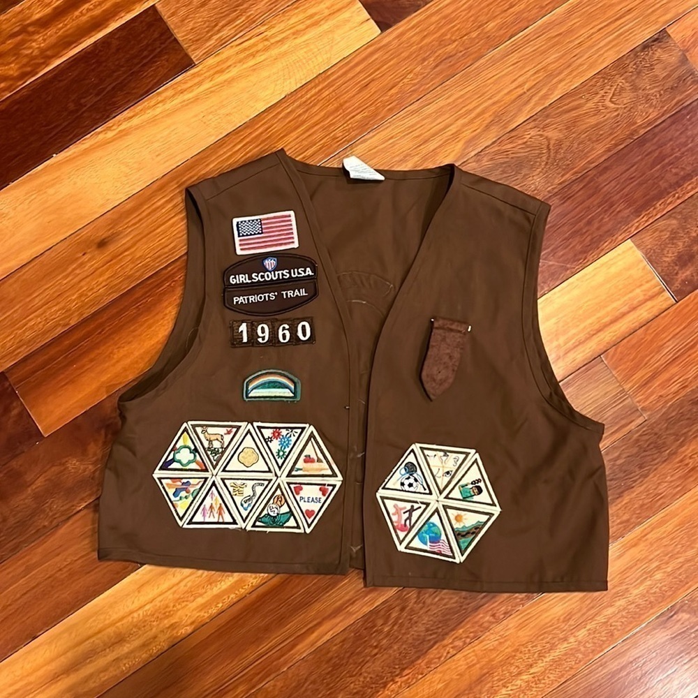 ⭐️ Girl Guides Scouts Smock stop with Various Badges